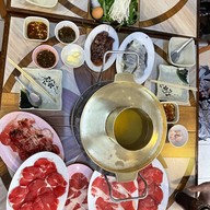 ร้านลาภแซ่บโคขุนโพนยางคำ