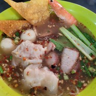 เมนูของร้าน อินเตอร์ ฮ่องกงบะหมี่เกี๊ยว