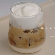 Mixnimal cafe