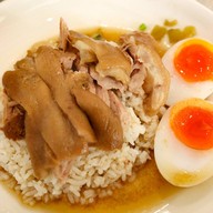 เมนูของร้าน ขาหมูแซ่โล้ว สูตรต้นตำรับ ภูเขาทอง