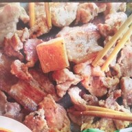คุณหลวงหมูกระทะ น้ำจิ้มรสเด็ด ตลาดนัดบุญอนันต์