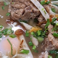 หนึ่งเจริญโภชนา วารินชำราบ