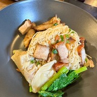 บุญเลิศ บะหมี่เกี๊ยว หมูย่างซีอิ๊ว บางกรวย-ไทรน้อย ใกล้วัดสวนแก้ว