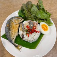 ข้าวคลุกปลาทูแม่กลอง