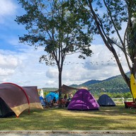 สระ ลาน ลม camp&cafe