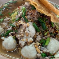 ก๋วยเตี๋ยวแซงโค้ง โค้งปรางเซียน