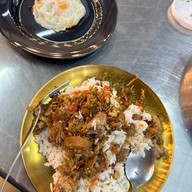 ข้าวขาหมูสูตรอาก๋ง ตลาดเจ้าพระยา