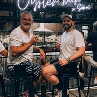 บรรยากาศ The Oyster bar x Samui หาดละไม