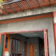 บ้านพักริมน้ำศิริพร บางตะบูน