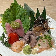 Sake no mise Sriracha