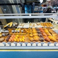 Eric Kayser เซ็นทรัลอีสต์วิลล์