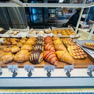 Eric Kayser เซ็นทรัลอีสต์วิลล์