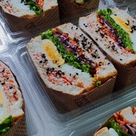แซนวิชพุงแตก by onry