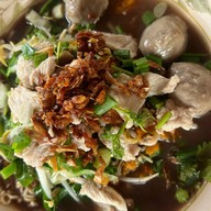 หนึ่งหก ก๋วยเตี๋ยวหมู,เนื้อ,ไก่,ก๋วยจั๊บญวน,ส้มตำ