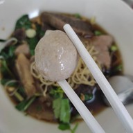 เมนูของร้าน ก๋วยเตี๋ยวเนื้อสุโขทัยโภชนา