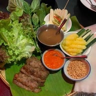 เมนูของร้าน Yuenan นางเลิ้ง