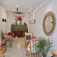 Aube Cafe - โอบคาเฟ่ ลำพูน