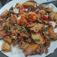 ครัวเจ๊น้อยกะเพราเด็ด อาหารตามสั่ง