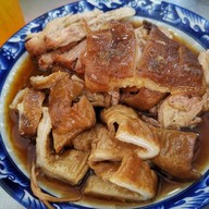 ขาหมูแซ่โล้ว สูตรต้นตำรับ ภูเขาทอง