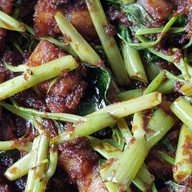 ป้าเทือง ข้าวหอม แกงราด 7แยก