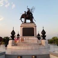 พระบรมราชานุสาวรีย์สมเด็จพระนเรศวรมหาราช