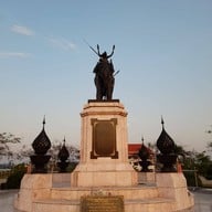 พระบรมราชานุสาวรีย์สมเด็จพระนเรศวรมหาราช