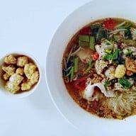 เมนูของร้าน ก๋วยเตี๋ยวแสนสุขแฮปปี้แลนด์
