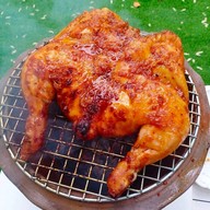 หน้าร้าน ลาบยโส จิ้มจุ่ม คอหมูย่าง ส้มตำ San two