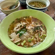 เมนูของร้าน ก๋วยเตี๋ยวตำลึงชาววัง ก๋วยเตี๋ยวลูกชิ้นปลา(ลูกชิ้นปลาไม่ได้ทำเอง)