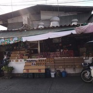 ผลไม้ร้านอี๊ด-หอม ตลาดสุรนารี