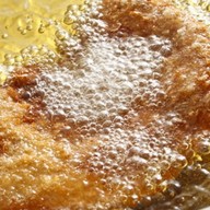 ข้าวเหนียว  ไก่ทอด ร้อนๆ ข้าวเหนียวหมูทอด
