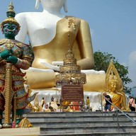 วัดพระธาตุดอยคำ (วัดสุวรรณบรรพต)