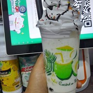 ปุยฝ้ายน้ำปั่น ไอศครีมสตอเบอรรี่โยเกิร์ต. อาหารตามสั่ง สามแยกฟลังโรงเรียนห้วยโป่ง