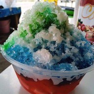 น้ำแข็งใสริมคลอง