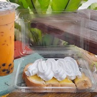 ปุยฝ้ายน้ำปั่น ไอศครีมสตอเบอรรี่โยเกิร์ต. อาหารตามสั่ง สามแยกฟลังโรงเรียนห้วยโป่ง