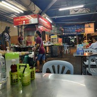 ราดหน้ายอดผักเอ็มไพร์ สนามบินน้ำ