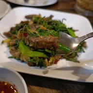เมนูของร้าน ลาบเกินร้อย ซอยสามยอด