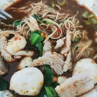 ก๋วยเตี๋ยวเรือสามแซ่บ ทาวน์อินทาวน์