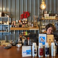 สนิมริมทาง Slow bar Slow bar Bangsaen