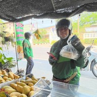 ข้าวเหนียวมะม่วงแม่บุญล้อม กระทิสด