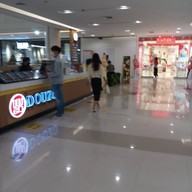 หน้าร้าน Douzo ice  tea bar ซีคอนสแควร์  ชั้นบี1 โซนกลางห้าง