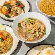 ราดหน้าโรงเหล็ก และอาหารตามสั่ง สุขุมวิท 71