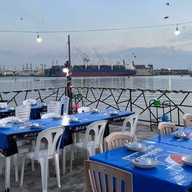 ร้านอาหารลมเลบ้านเรา (Seafood)