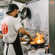 ราดหน้าโรงเหล็ก และอาหารตามสั่ง สุขุมวิท 71