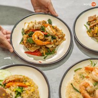 เมนูของร้าน ราดหน้าโรงเหล็ก และอาหารตามสั่ง สุขุมวิท 71