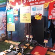 หน้าร้าน ซูชิจังบ้านแซลมอน