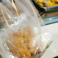 หมูปิ้งคำโต และ ลูกชิ้นปิ้ง(เมืองทอง) ป.ต.ท.ประตูน้ำ