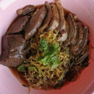 ก๋วยเตี๋ยวเป็ดพะโล้คุณโบ๊ท