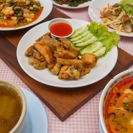 ข้าวต้มรวมไทย