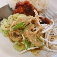 บุญมีขนมจีน